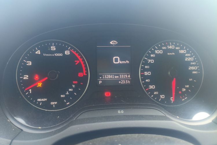 Audi A3 2018 car image #13