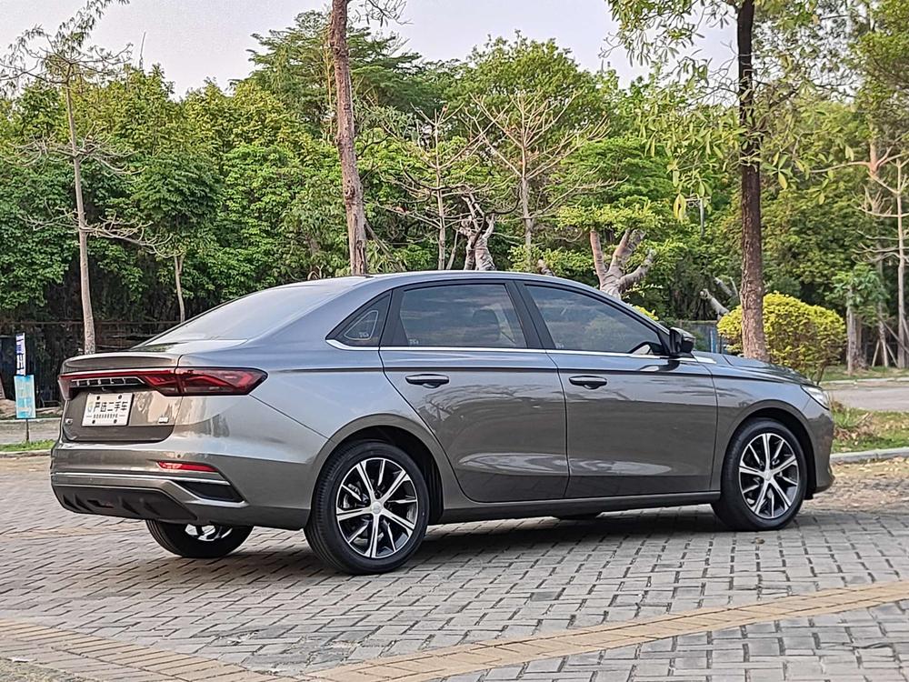 GEELY Emgrand 2022 #7 GEELY Emgrand 2022 car image #7
