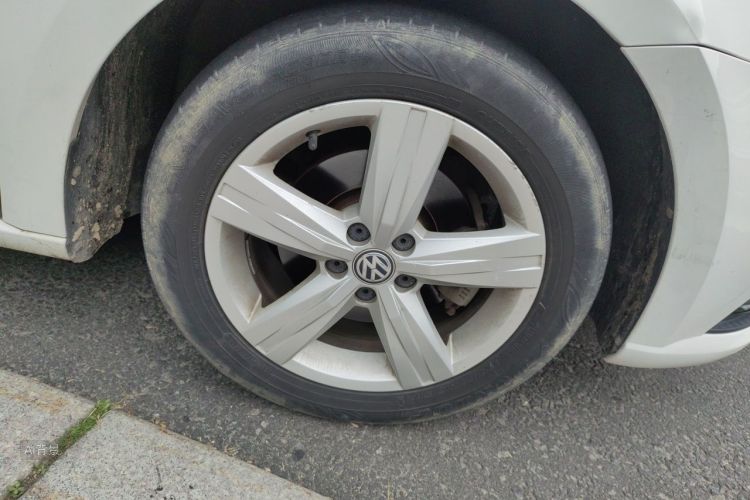 Volkswagen Lavida 2019 car image #9