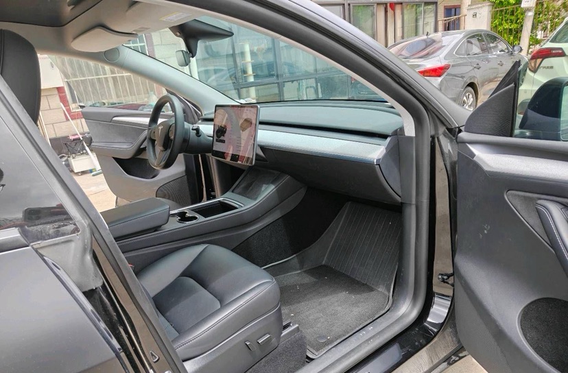 Tesla Model Y 2023 car image #5