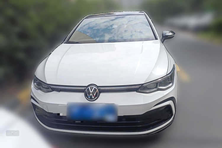 Volkswagen Golf 2022 car image #3