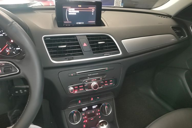Audi Q3 2018 #17 Audi Q3 2018 car image #17