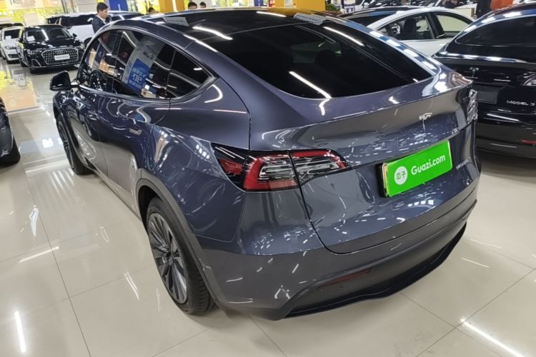 Tesla Model Y 2023 #5 Tesla Model Y 2023 car image #5