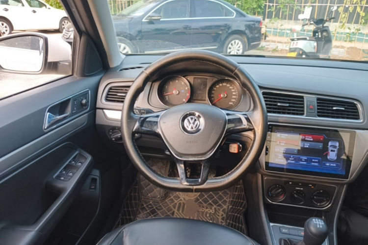 Volkswagen Lavida 2017 car image #15