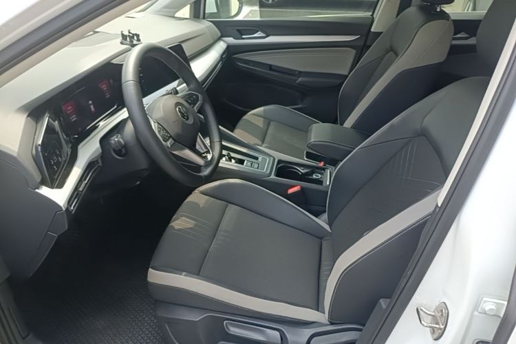 Volkswagen Golf 2024 car image #15
