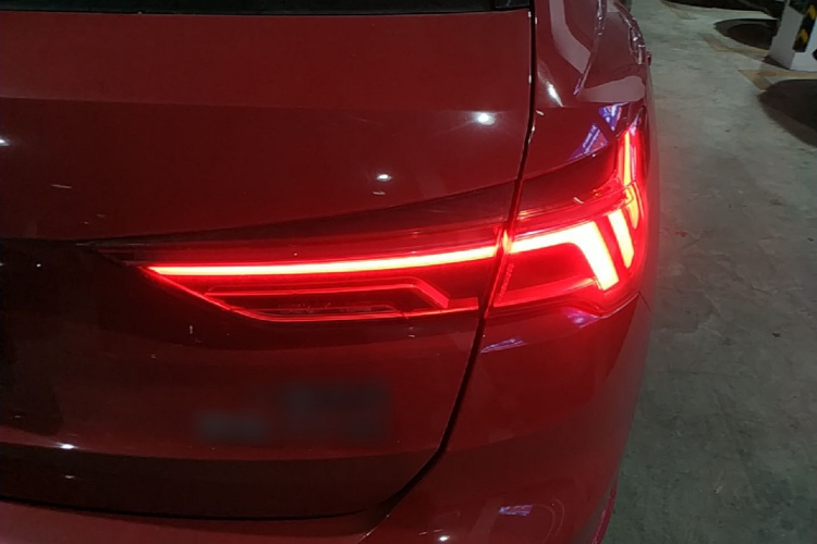 Audi Q3 2021 immagine di auto #8