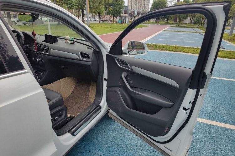 Audi Q3 2019 #27 Audi Q3 2019 car image #27