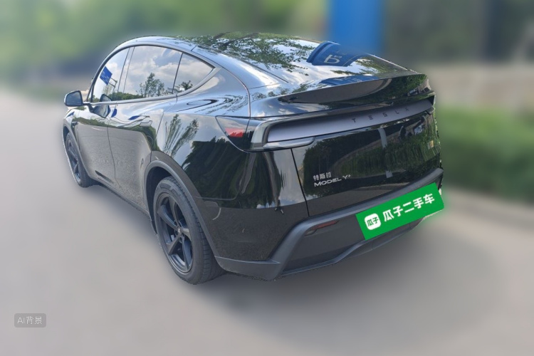 Tesla Model Y 2025 #5 Tesla Model Y 2025 car image #5