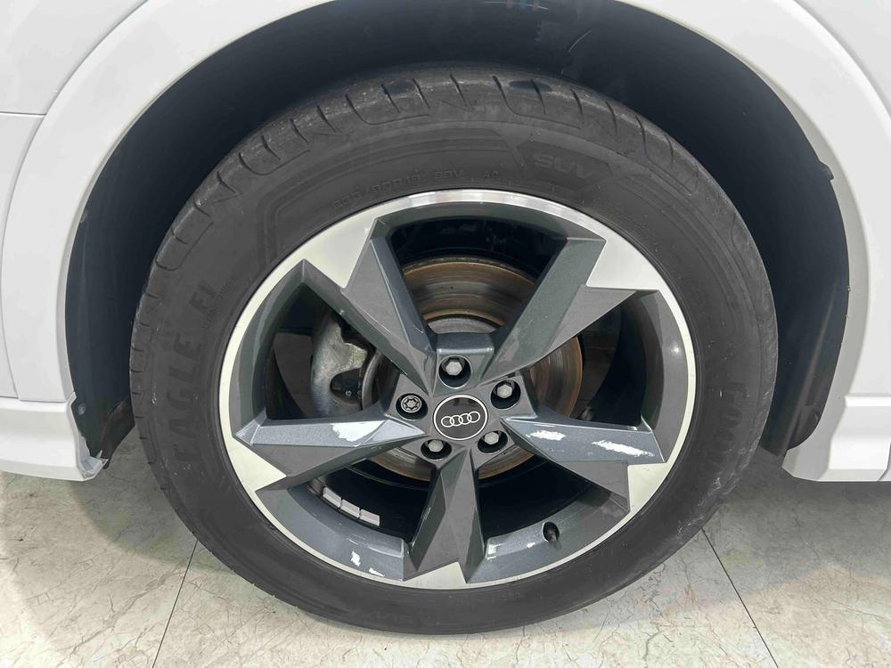 Audi Q3 2022 car image #6
