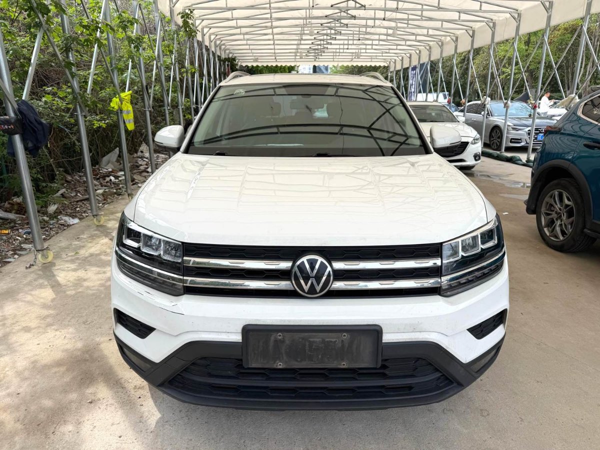 Volkswagen Tharu 2021 car image #2