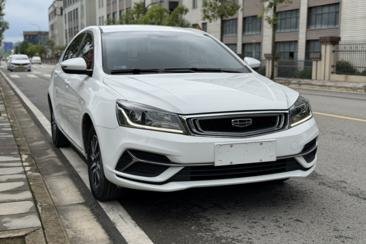 GEELY Emgrand 2019 #4 GEELY Emgrand 2019 car image #4