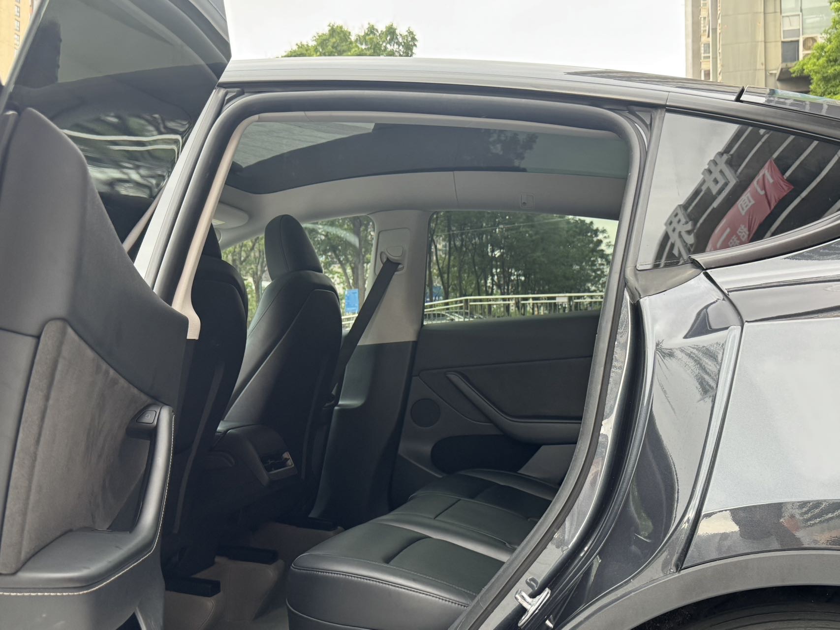 Tesla Model Y 2024 #11 Tesla Model Y 2024 car image #11