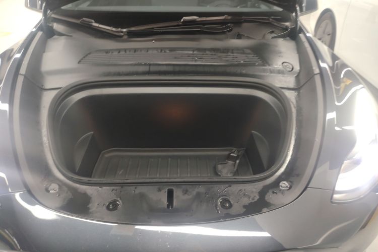 Tesla Model Y 2024 immagine di auto #20