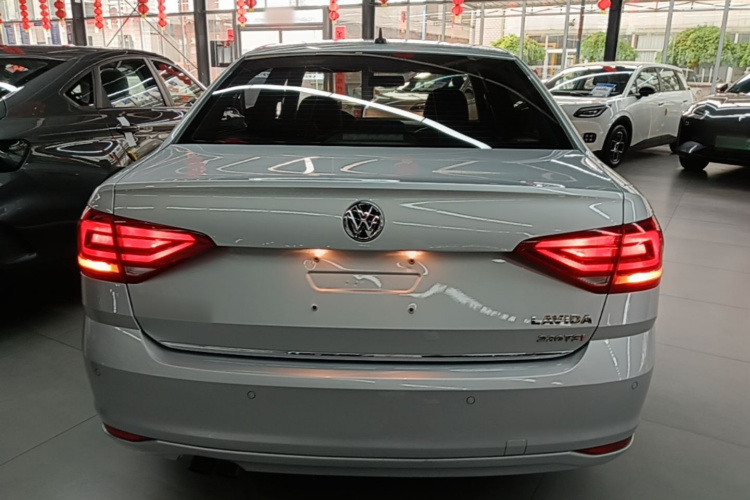 Volkswagen Lavida 2018 #4 Volkswagen Lavida 2018 car image #4