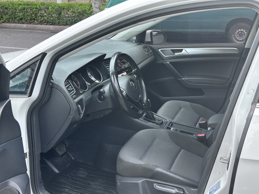 Volkswagen Golf 2020 car image #4