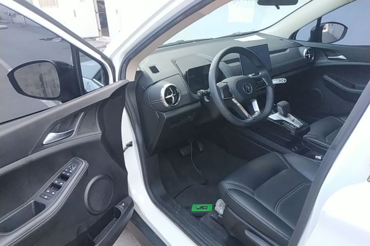 BYD Yuan New Energy 2020 car image #16