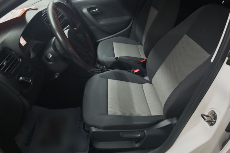 Volkswagen Polo 2019 car image #15