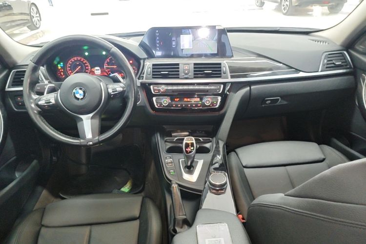 BMW 3 Series 2018 #10 BMW 3 Series 2018 car image #10