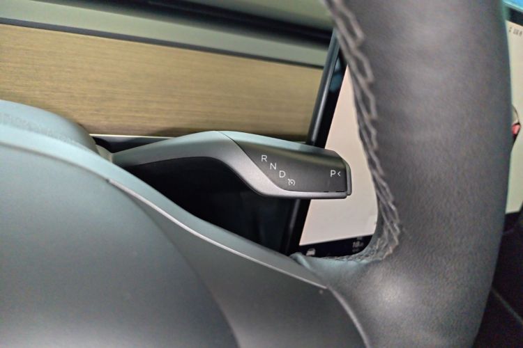 Tesla Model 3 2022 car image #14