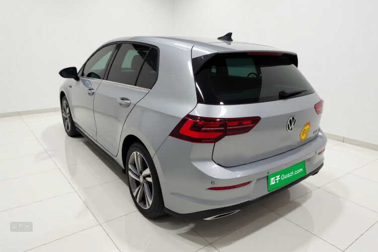 Volkswagen Golf 2024 car image #5