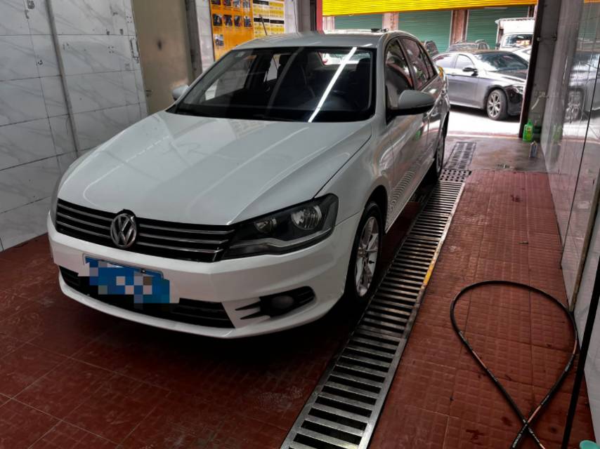 Volkswagen Bora 2016 car image 