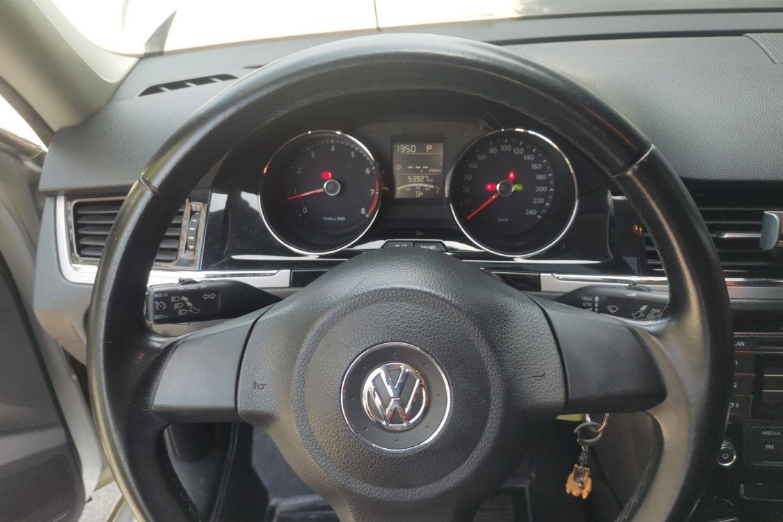 Volkswagen Bora 2014 car image #24