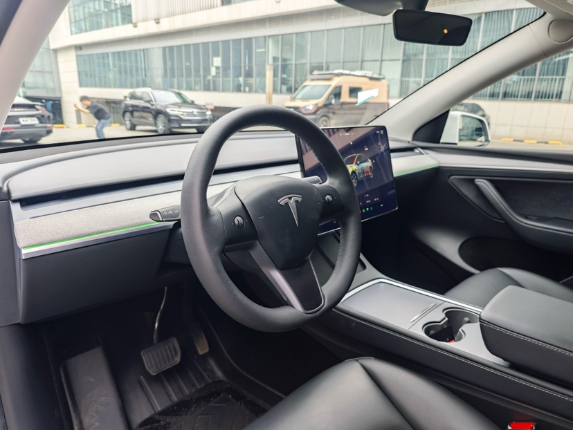 Tesla Model Y 2022 #7 Tesla Model Y 2022 car image #7