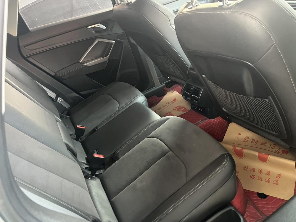 Audi Q3 2023 car image #10