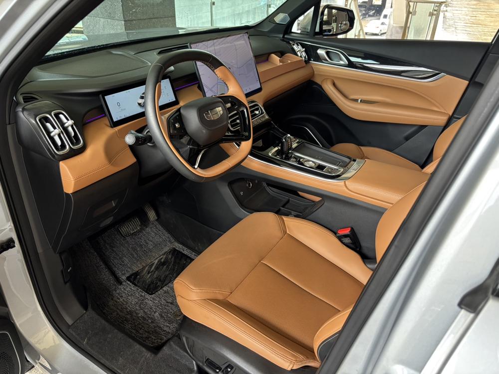 GEELY Boyue L 2025 car image #10
