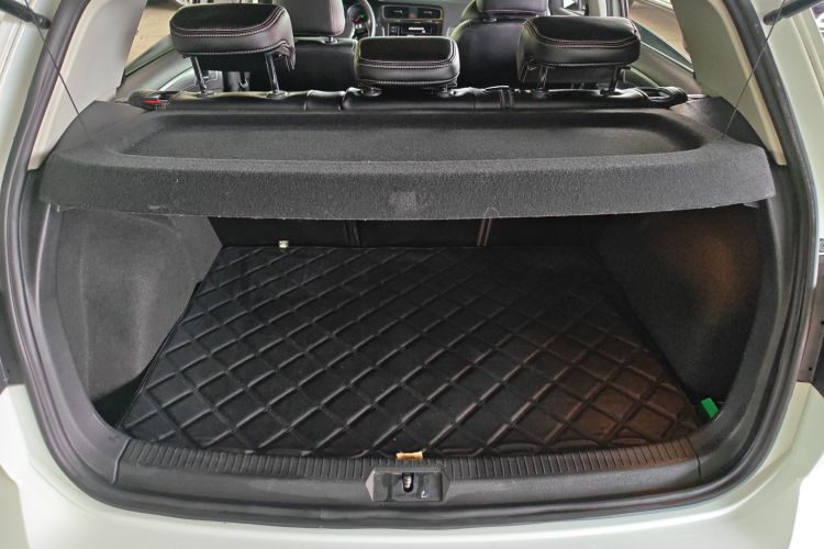 Volkswagen Golf 2018 imagem de carro #19