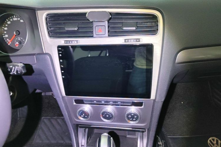 Volkswagen Golf 2015 car image #13