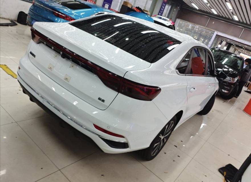 GEELY Emgrand 2024 image de voiture #3