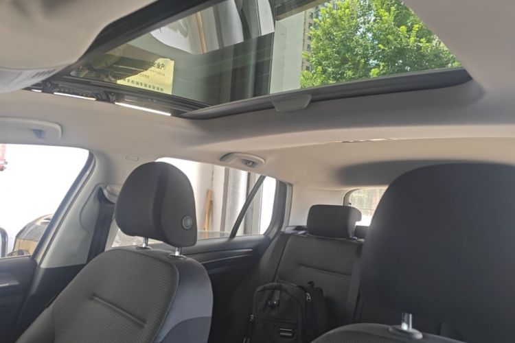 Volkswagen Golf 2016 car image #23