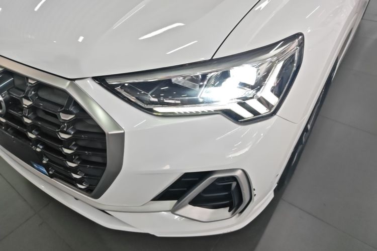 Audi Q3 2020 immagine di auto #23