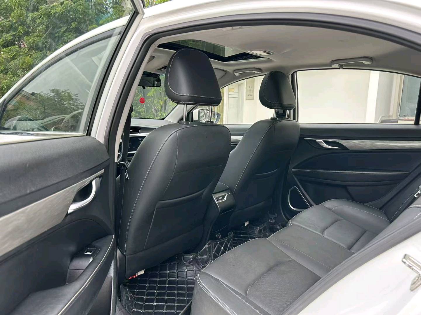 GEELY Emgrand 2019 car image #7