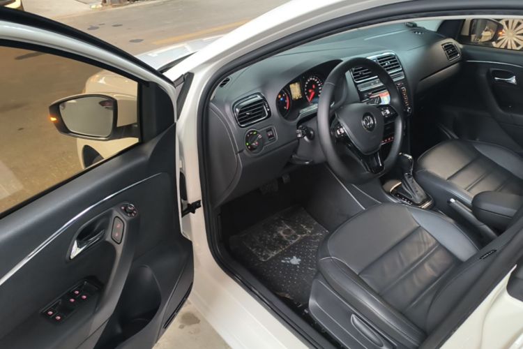 Volkswagen Polo 2016 #12 Volkswagen Polo 2016 car image #12