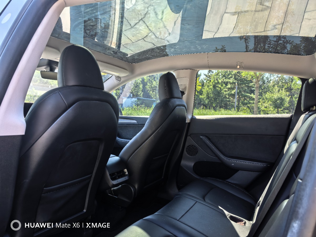 Tesla Model Y 2024 car image #9