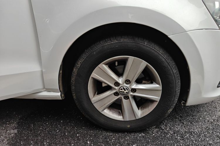 Volkswagen Polo 2018 car image #9
