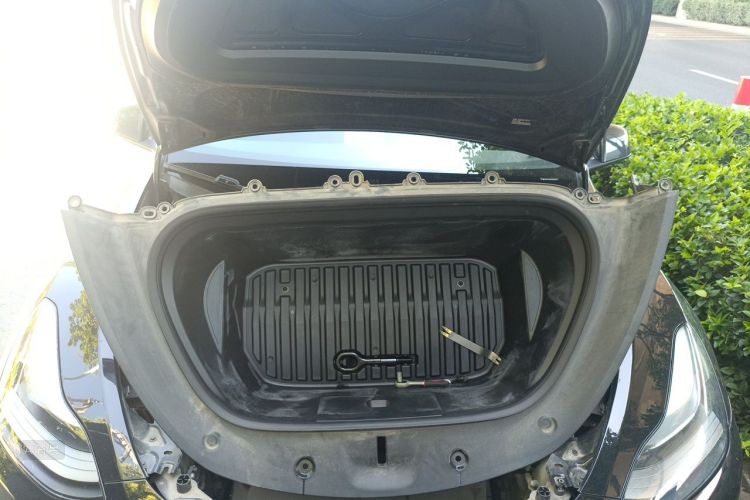 Tesla Model Y 2022 car image #22