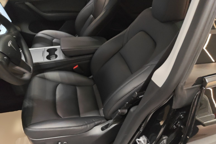 Tesla Model Y 2023 #15 Tesla Model Y 2023 car image #15