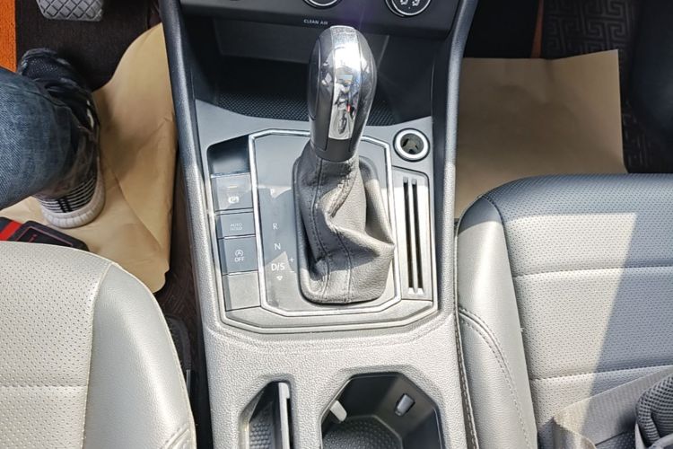 Volkswagen Lavida 2021 car image #18