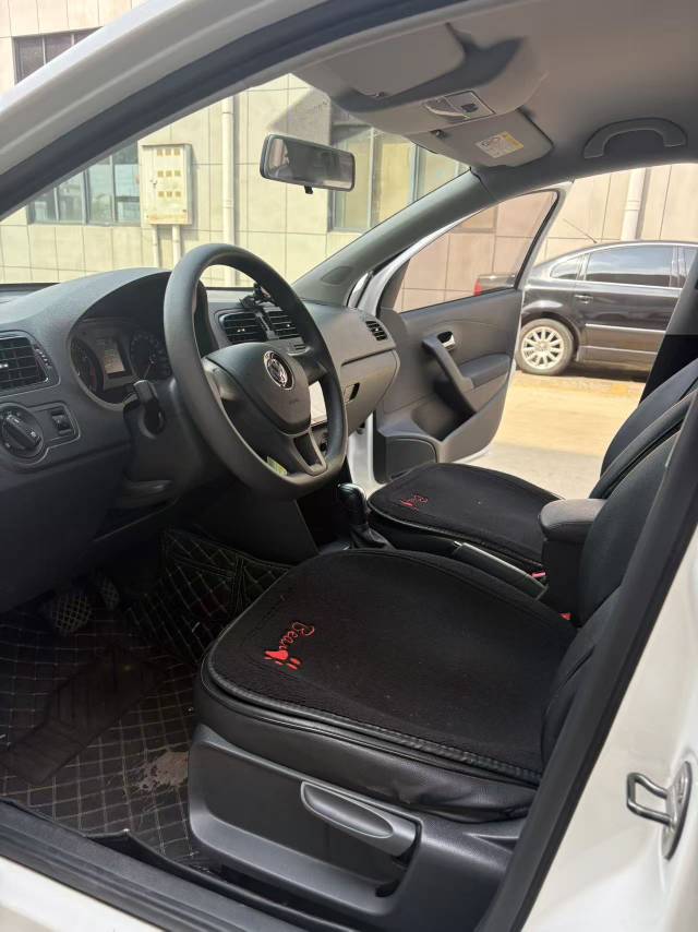 Volkswagen Polo 2019 car image #6