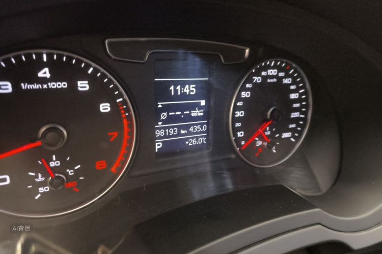 Audi Q3 2019 car image #14