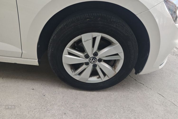 Volkswagen Polo 2022 car image #9