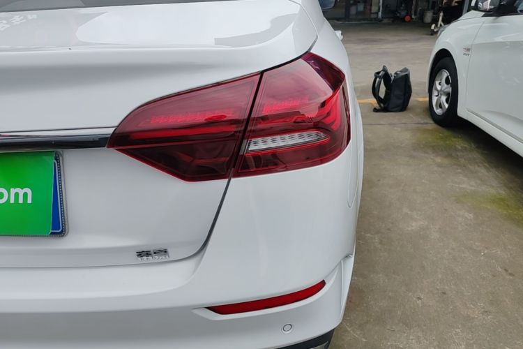 GEELY Emgrand 2021 #8 GEELY Emgrand 2021 car image #8