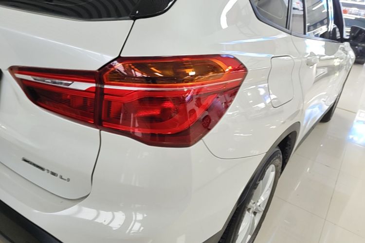 BMW X1 2019 изображение автомобиля #8