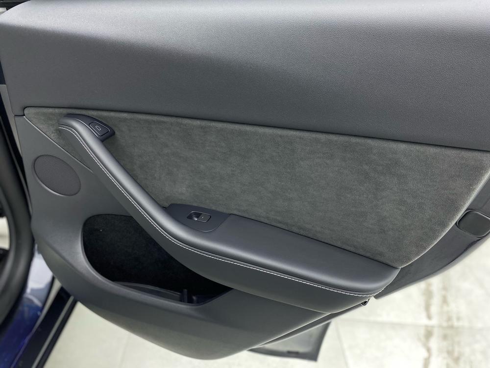 Tesla Model Y 2025 #15 Tesla Model Y 2025 car image #15