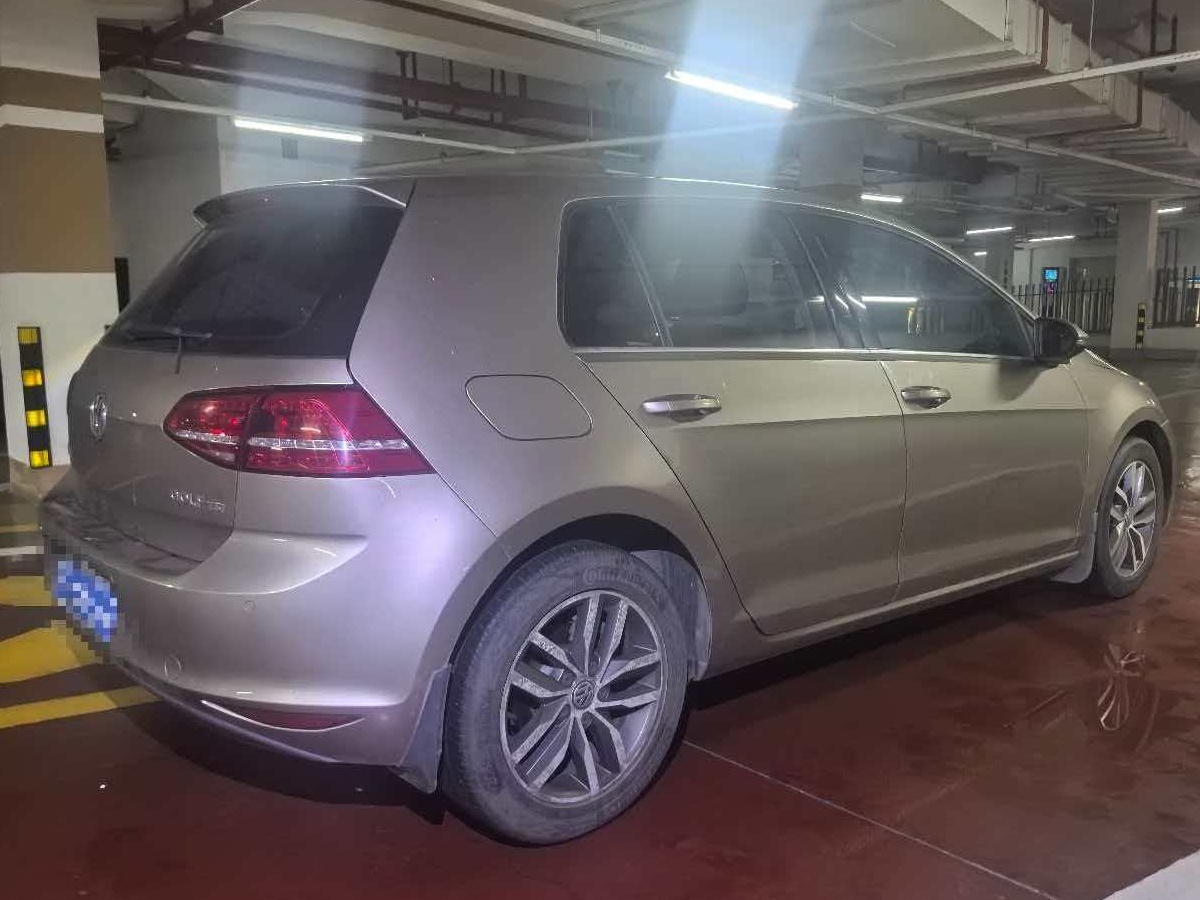 Volkswagen Golf 2015 car image #9
