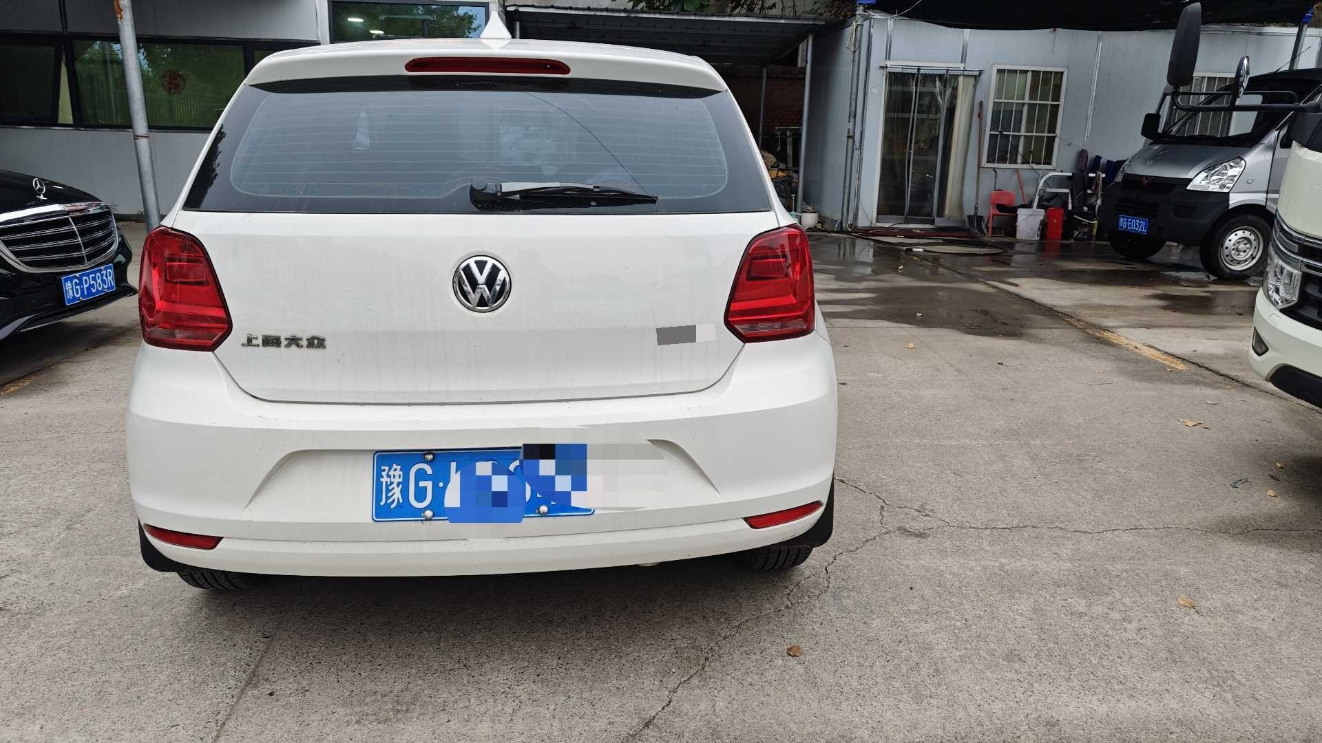 Volkswagen Polo 2015 car image #3