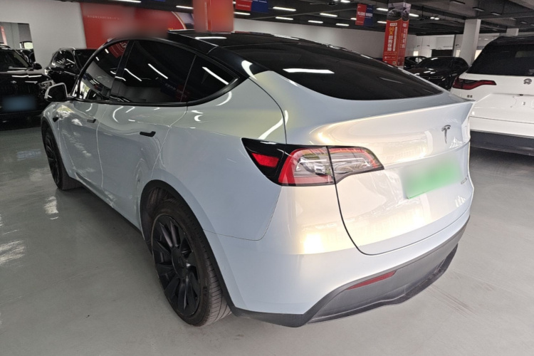 Tesla Model Y 2022 car image #5